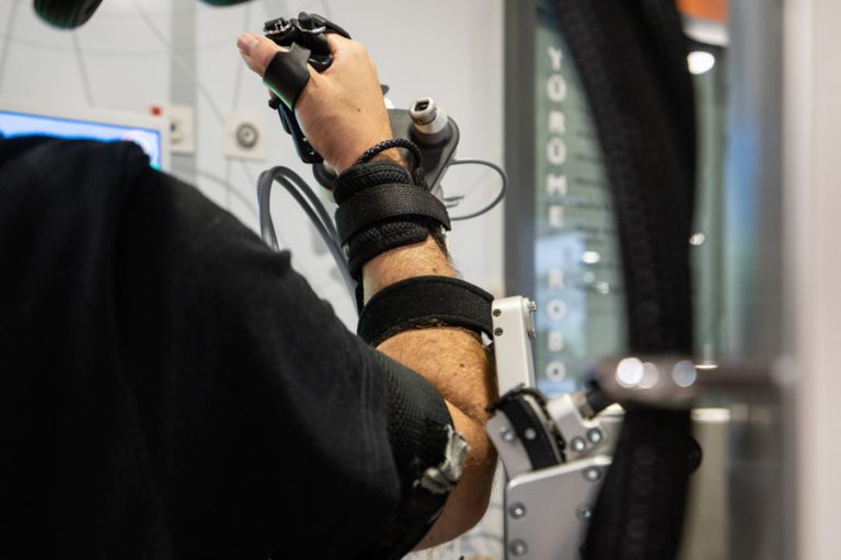 Robotik Rehabilitasyon ve Nörolojik Hastalıklardaki Rolü